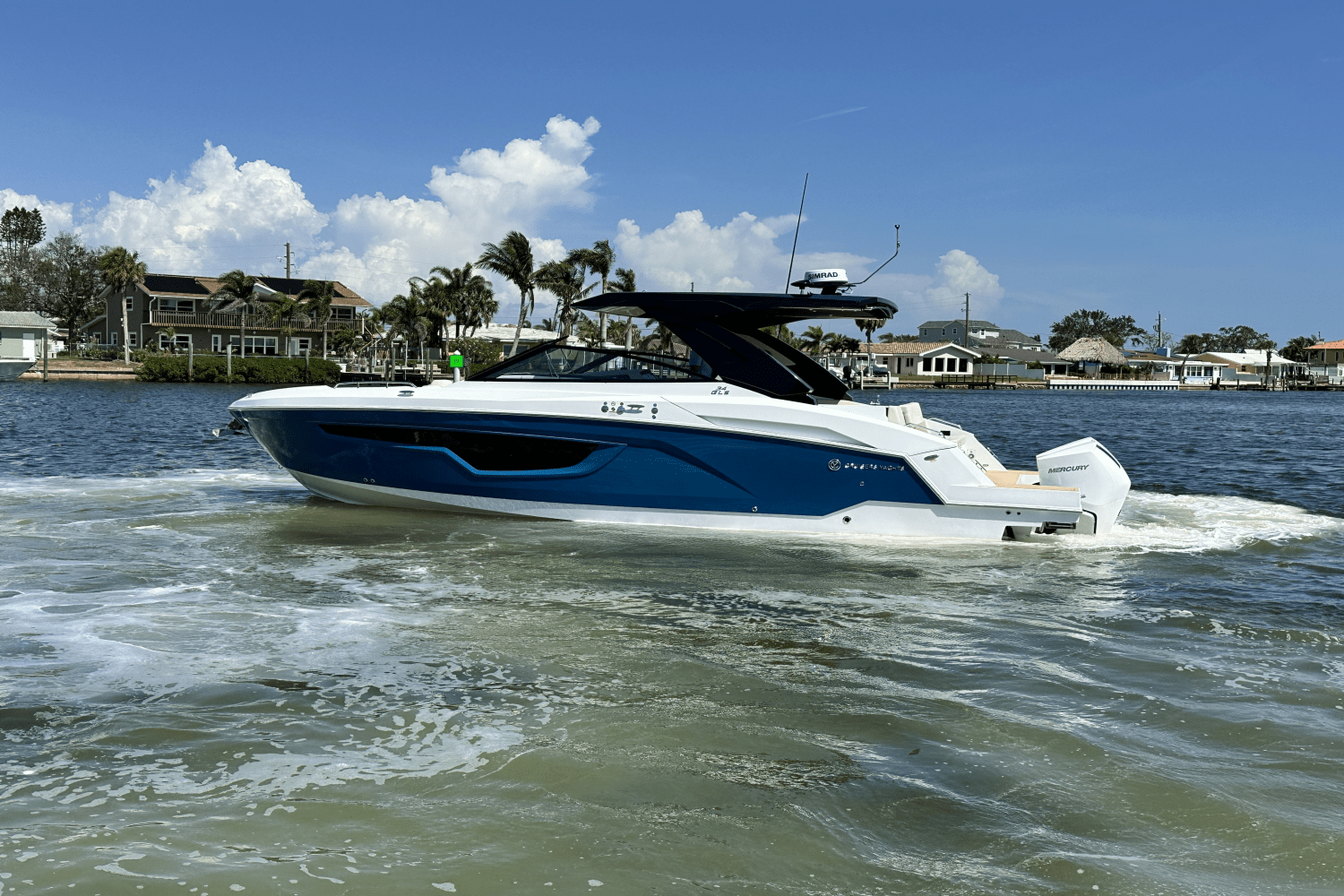 Slide: The Image of Cruisers 34 GLS Outboard 2025 - 8