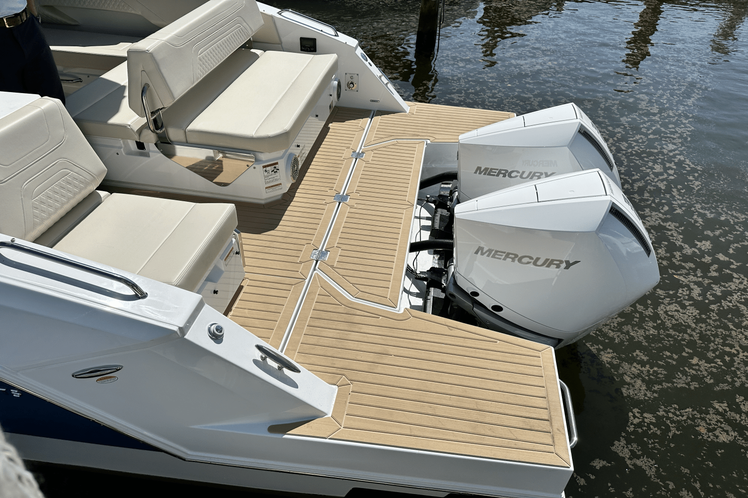 Slide: The Image of Cruisers 34 GLS Outboard 2025 - 9