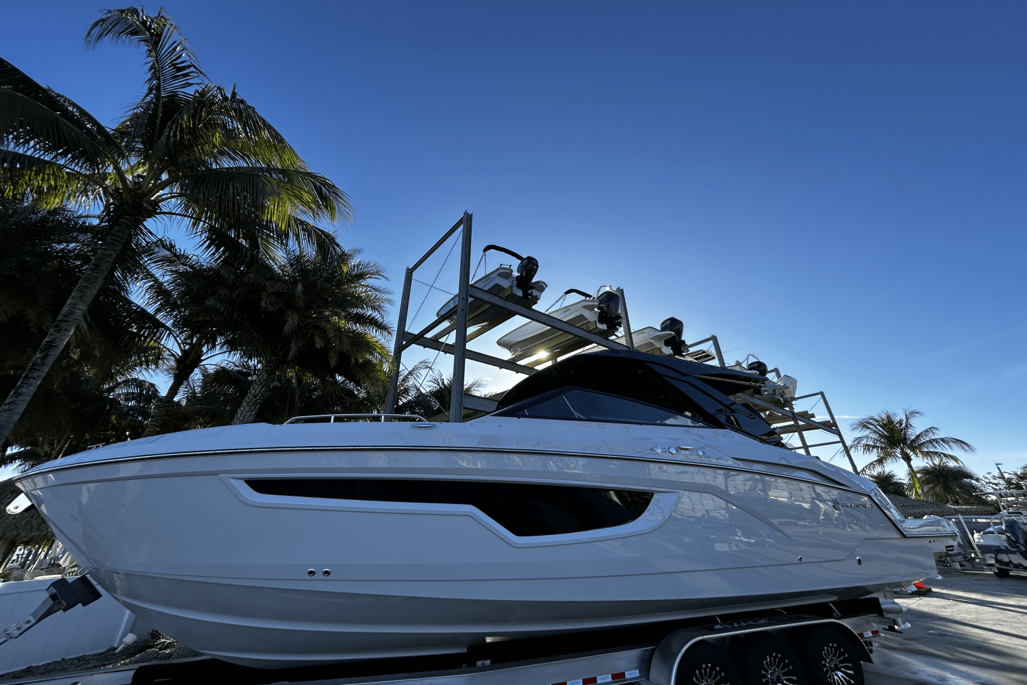 Slide: The Image of Cruisers 34 GLS South Beach Outboard 2024 - 1
