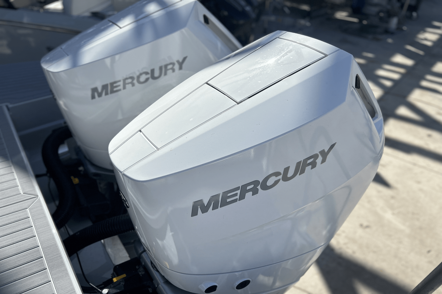 Slide: The Image of Cruisers 34 GLS South Beach Outboard 2024 - 18