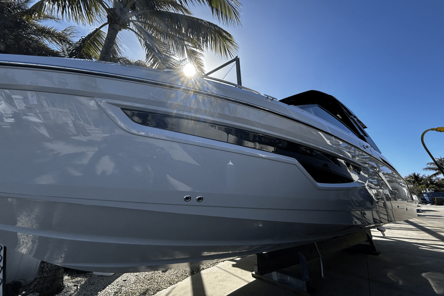 Slide: The Image of Cruisers 34 GLS South Beach Outboard 2024 - 2