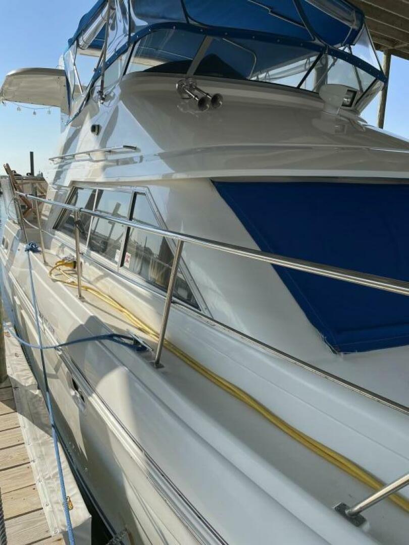 Slide: The Image of 1996 Cruisers 36 Aft Cabin Canis Major - 3905138