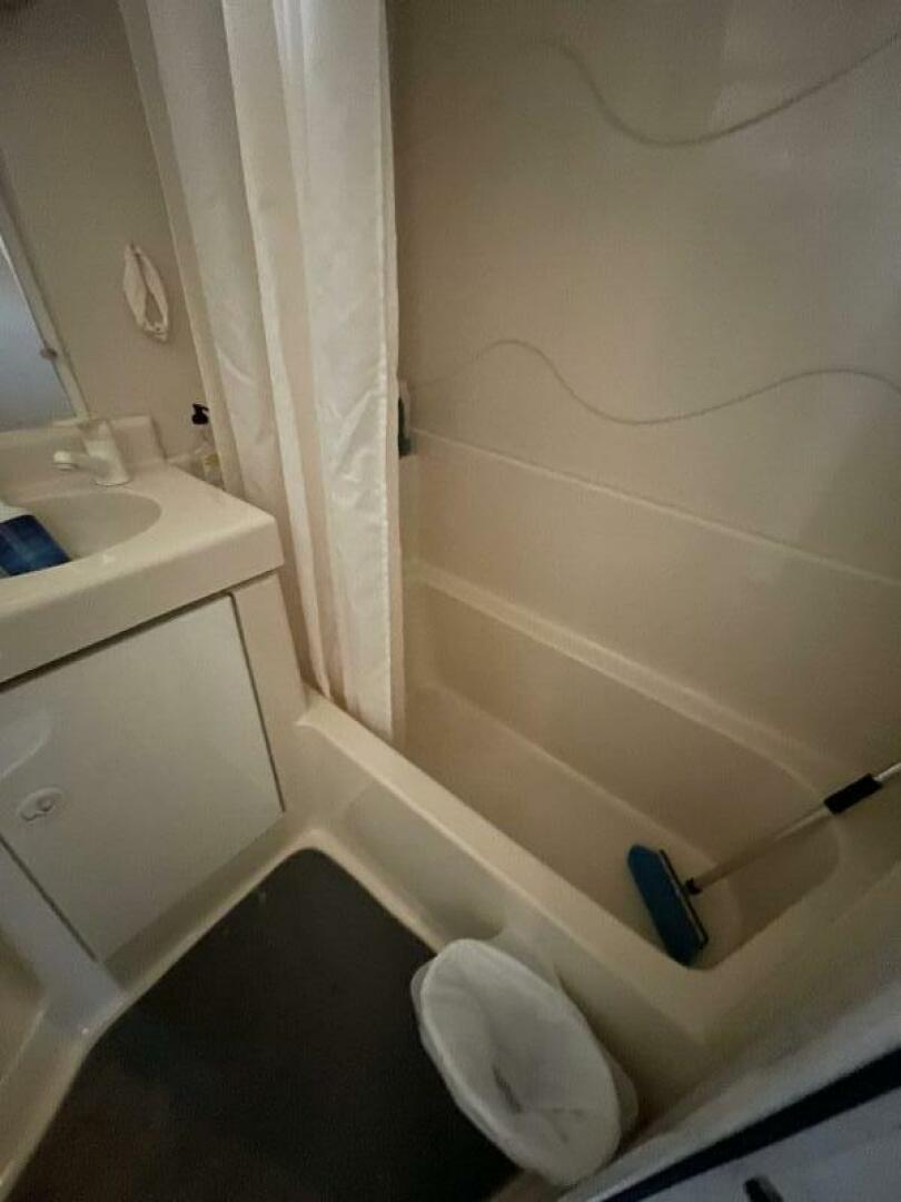 Slide: The Image of 1996 Cruisers 36 Aft Cabin Canis Major - 3905165