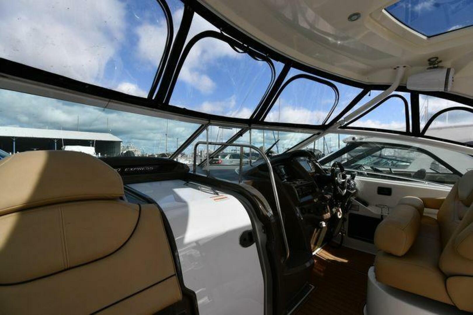 Slide: The Image of Cruisers 380 Express 2012 - 5017081