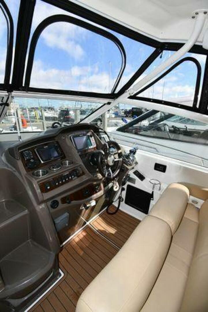 Slide: The Image of Cruisers 380 Express 2012 - 5017083