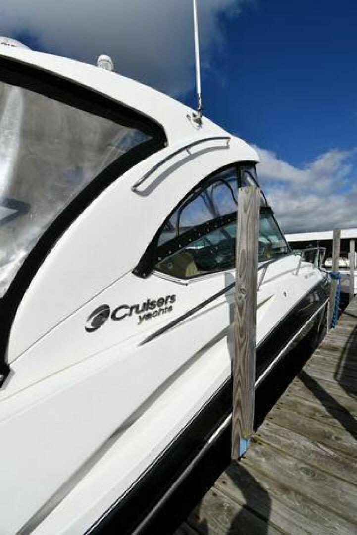 Slide: The Image of Cruisers 380 Express 2012 - 5017073