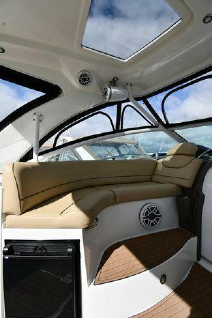 Slide: The Image of Cruisers 380 Express 2012 - 5017091