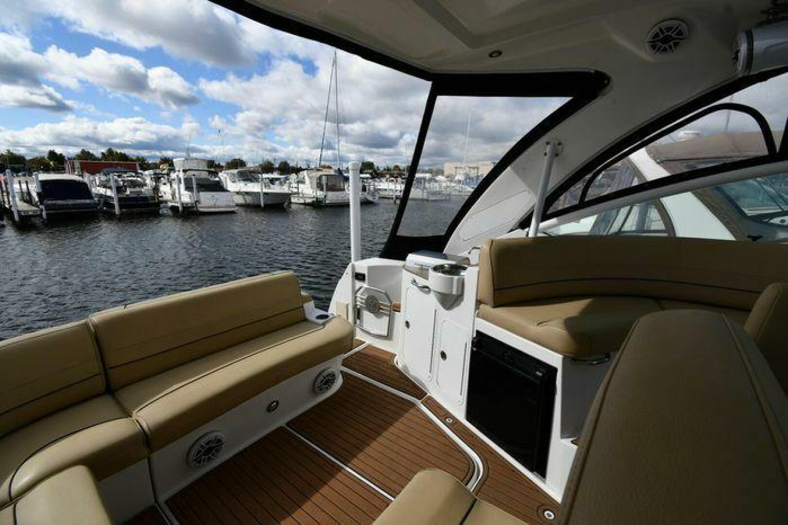 Slide: The Image of Cruisers 380 Express 2012 - 5017098
