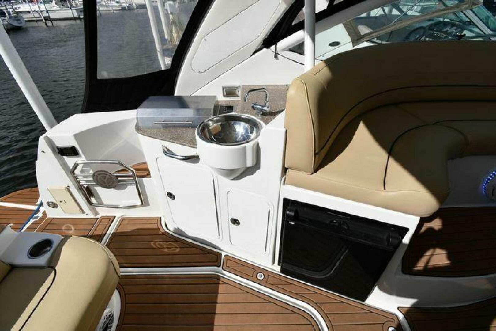 Slide: The Image of Cruisers 380 Express 2012 - 5017100