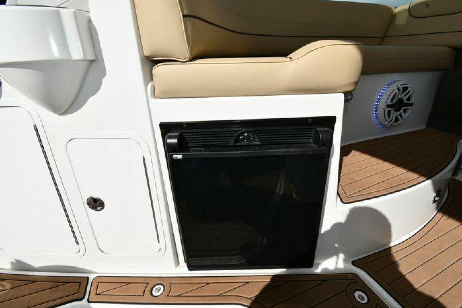 Slide: The Image of Cruisers 380 Express 2012 - 5017101