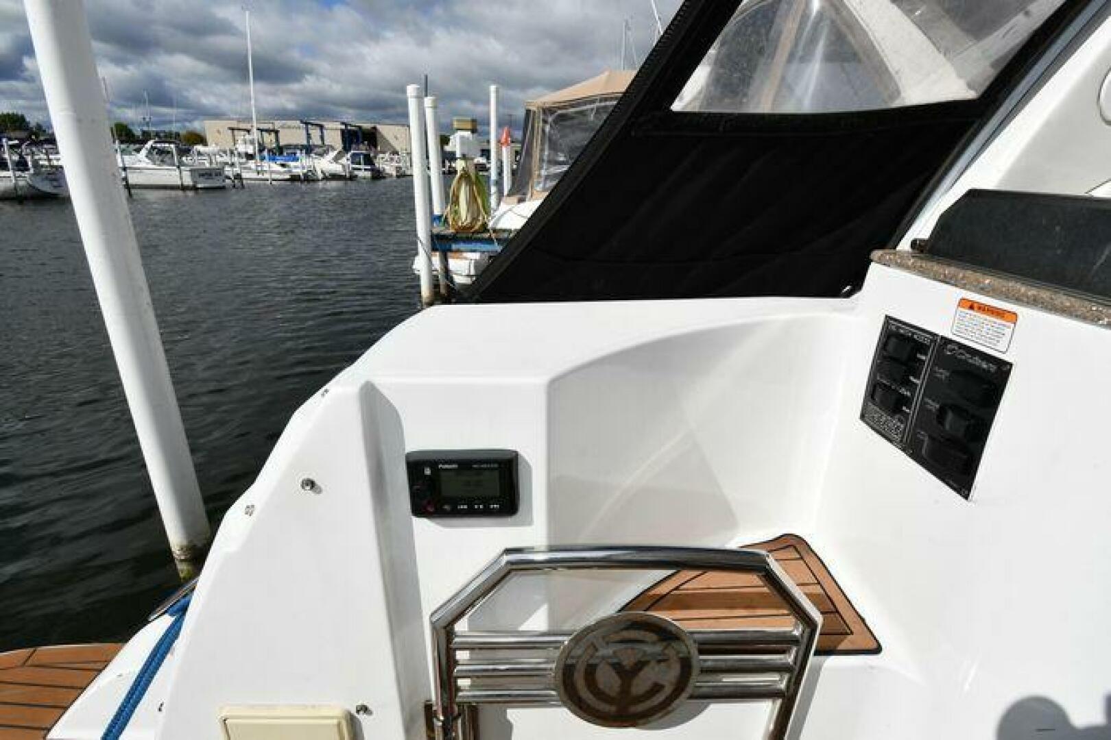 Slide: The Image of Cruisers 380 Express 2012 - 5017102