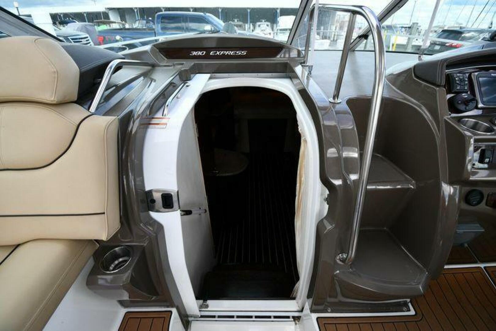 Slide: The Image of Cruisers 380 Express 2012 - 5017106