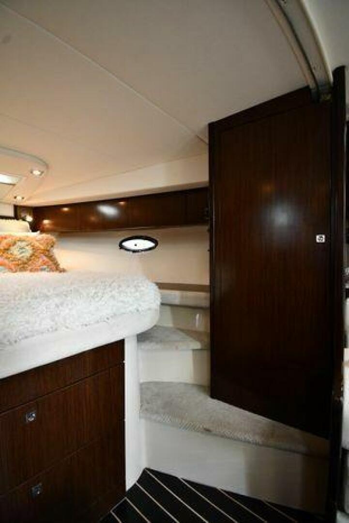 Slide: The Image of Cruisers 380 Express 2012 - 5017110