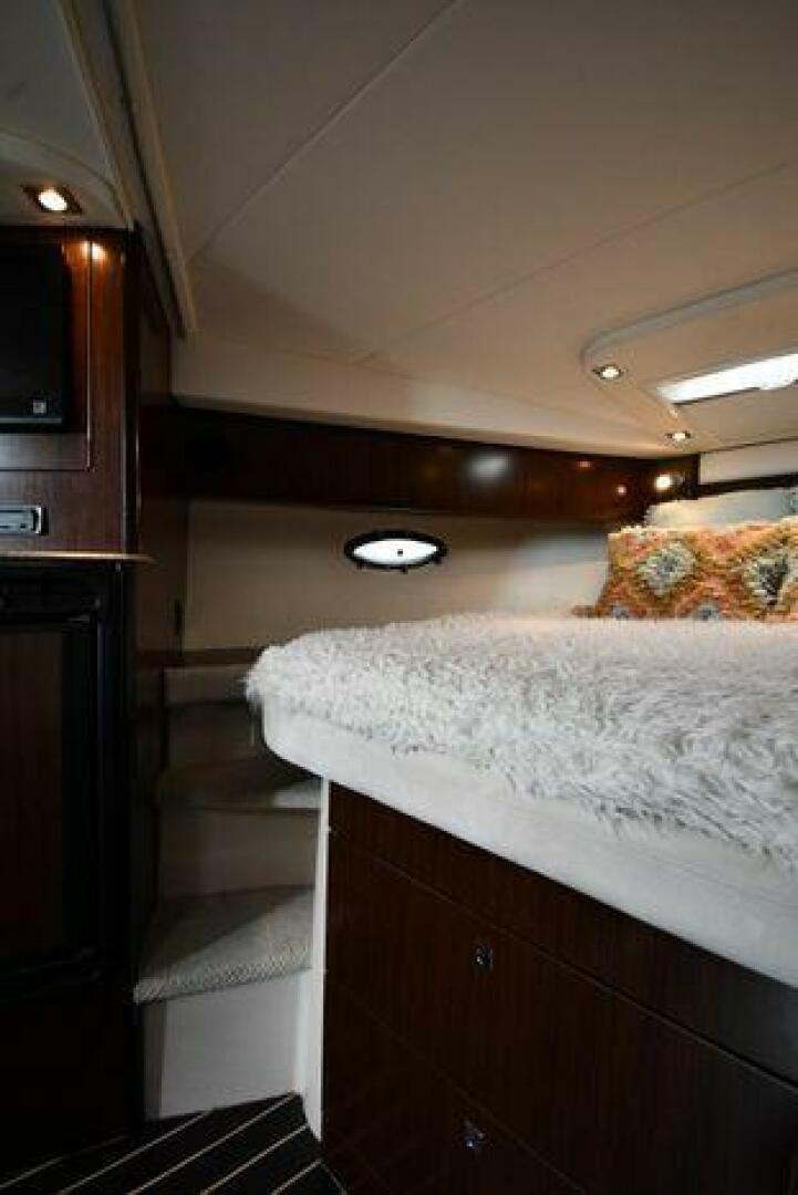 Slide: The Image of Cruisers 380 Express 2012 - 5017111