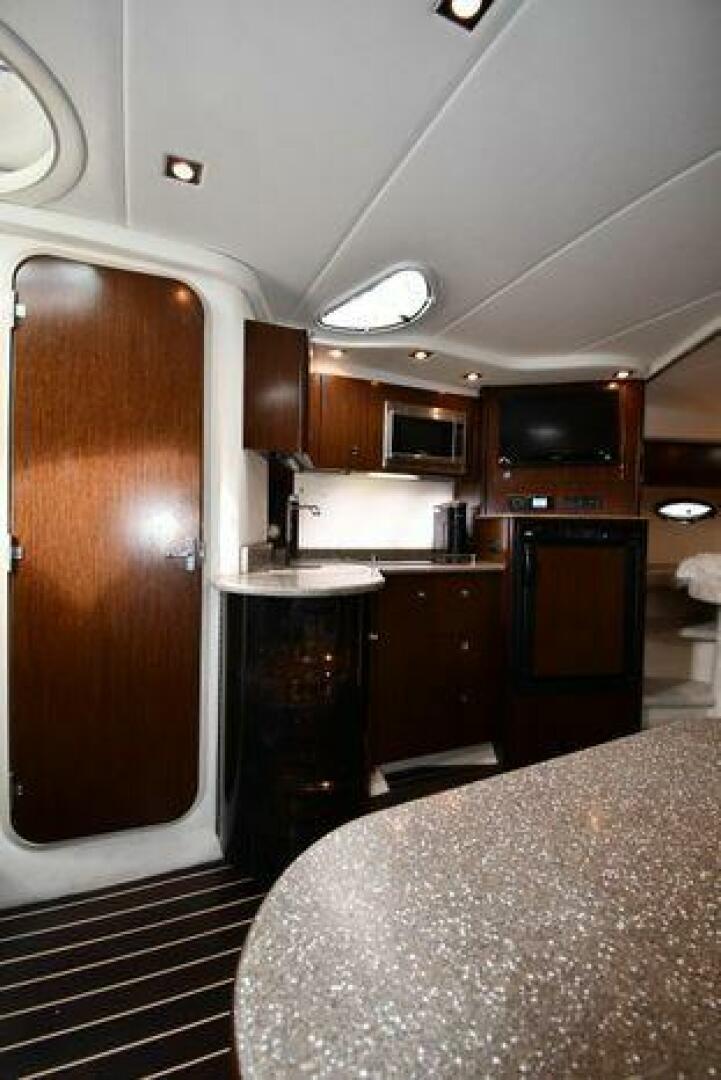 Slide: The Image of Cruisers 380 Express 2012 - 5017120