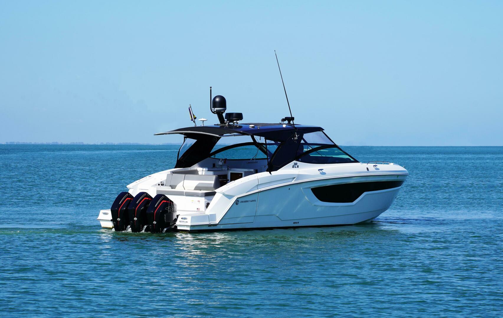 Slide: The Image of Cruisers 38 GLS 2021 - 12