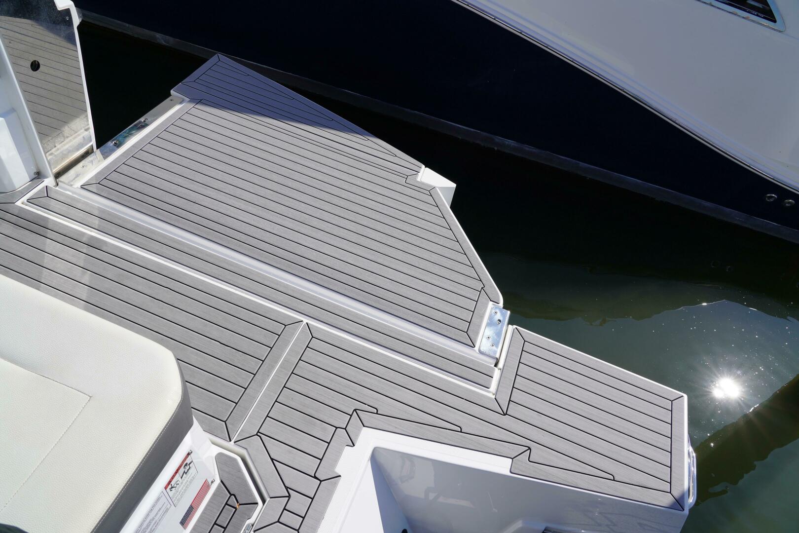Slide: The Image of Cruisers 38 GLS 2021 - 17