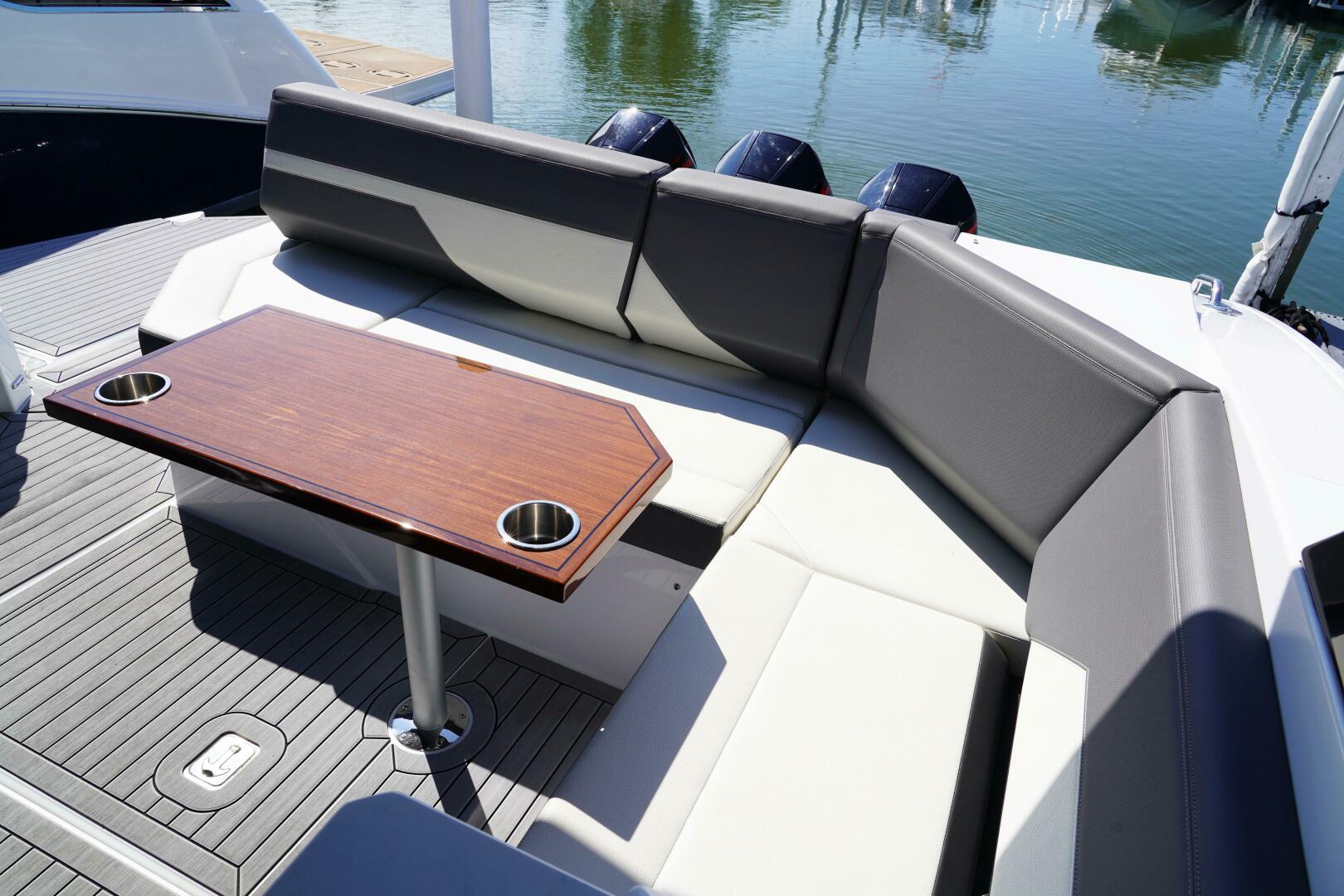 Slide: The Image of Cruisers 38 GLS 2021 - 2