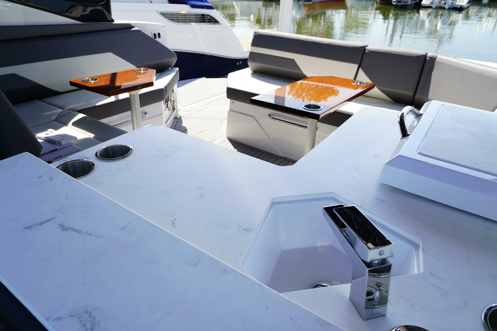 Slide: The Image of Cruisers 38 GLS 2021 - 20