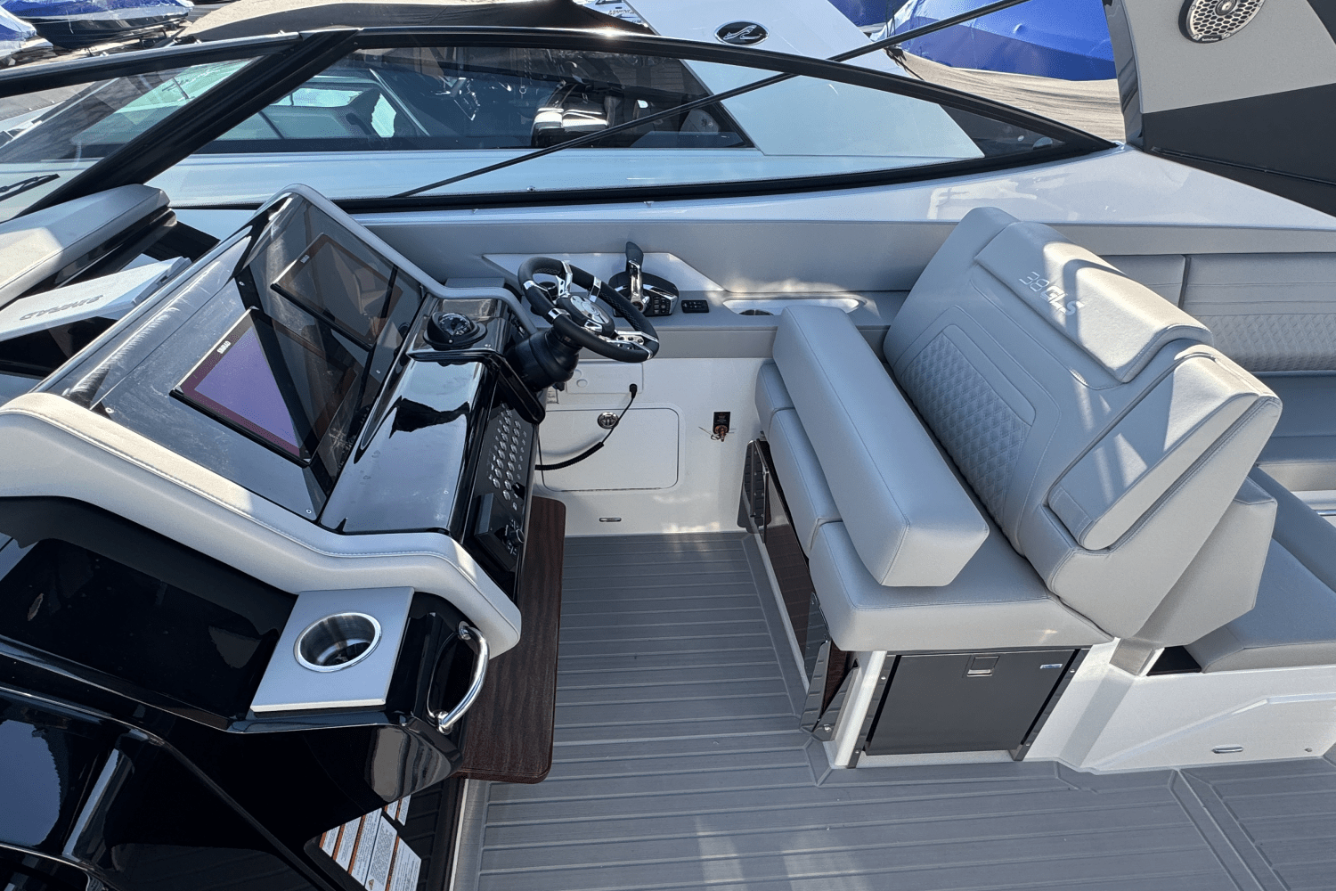 Slide: The Image of Cruisers 38 GLS 2025 - 16