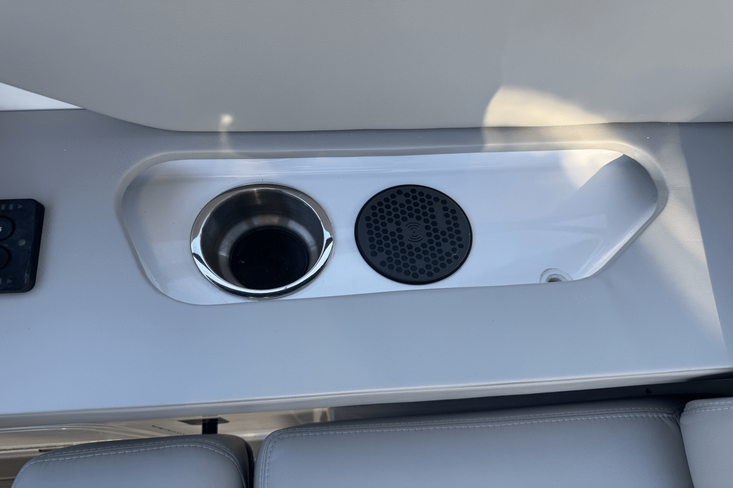 Slide: The Image of Cruisers 38 GLS 2025 - 20