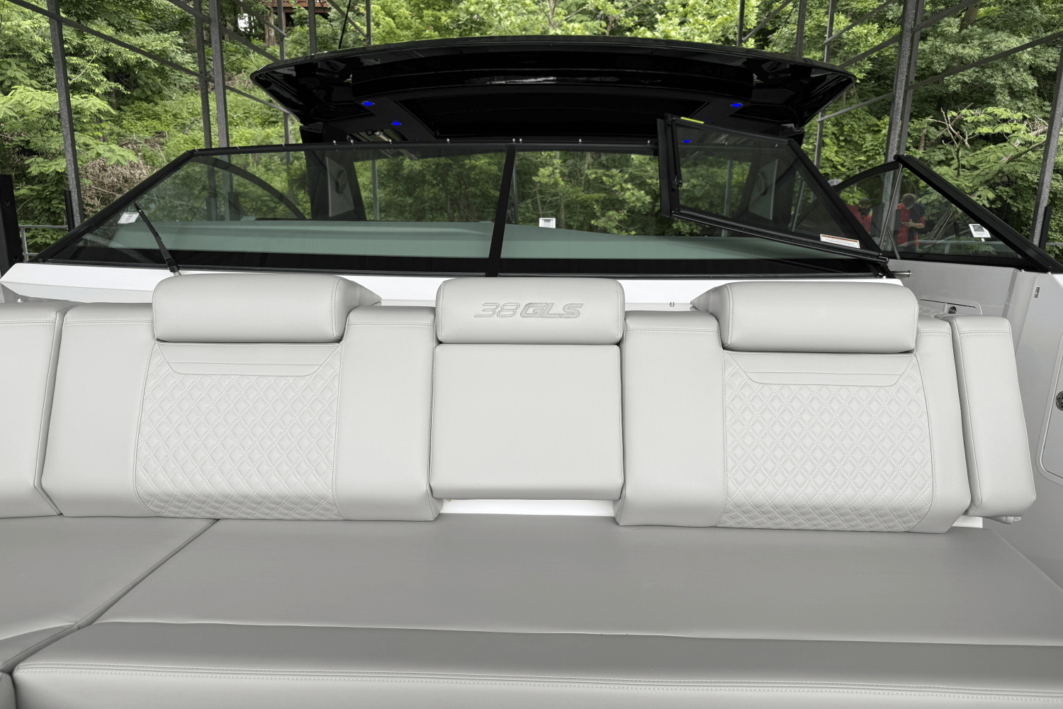 Slide: The Image of Cruisers 38 GLS 2025 - 23