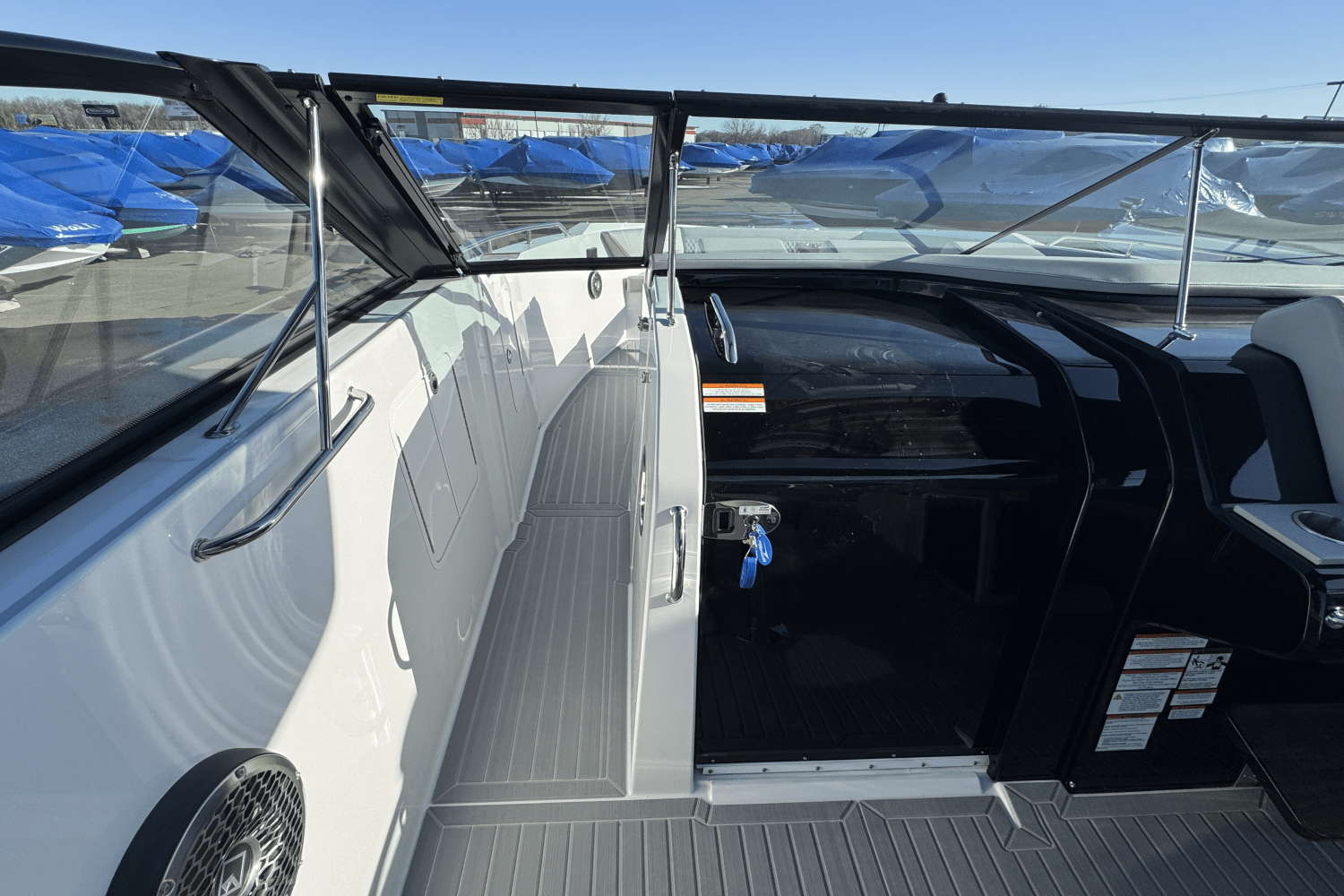 Slide: The Image of Cruisers 38 GLS 2025 - 27