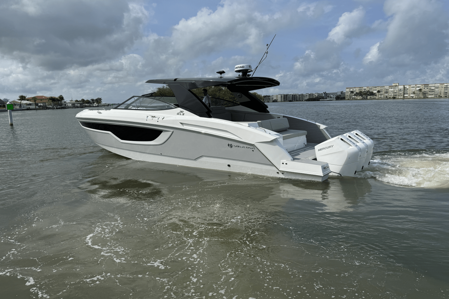 Slide: The Image of Cruisers 38 GLS Outboard 2025 - 13