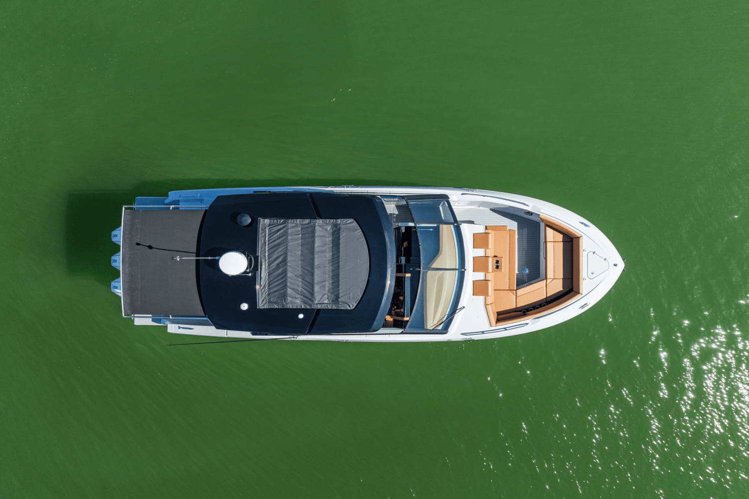 Slide: The Image of Cruisers 38 GLS Outboard 2025 - 16
