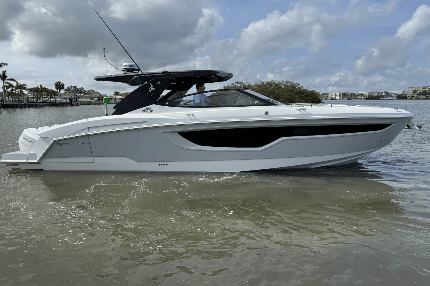 Slide: The Image of Cruisers 38 GLS Outboard 2025 - 2
