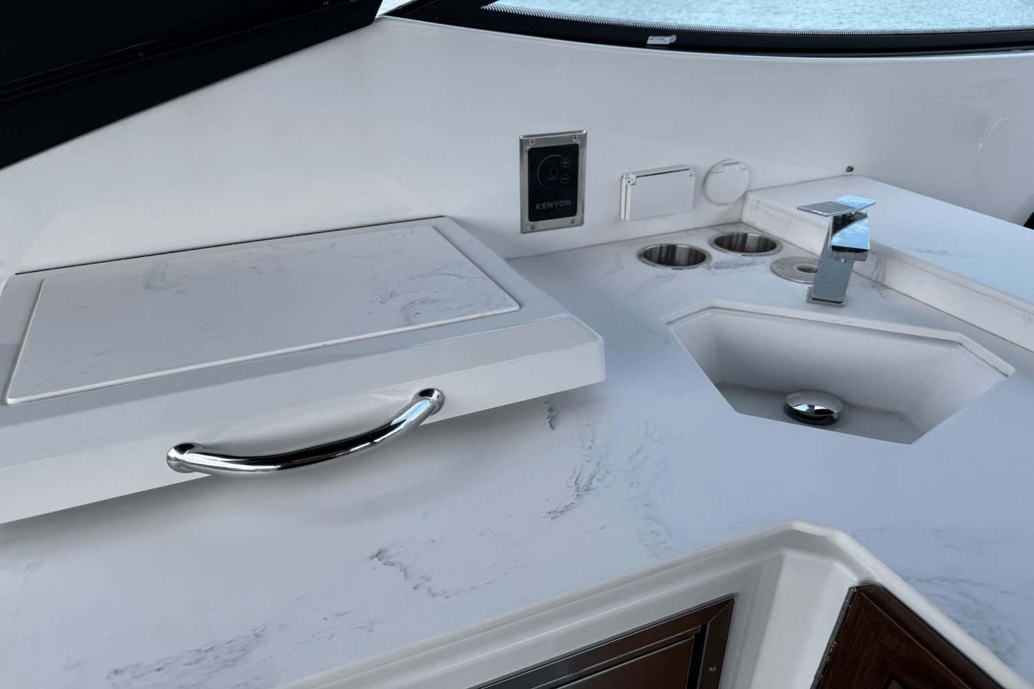 Slide: The Image of Cruisers 38 GLS Outboard 2025 - 24