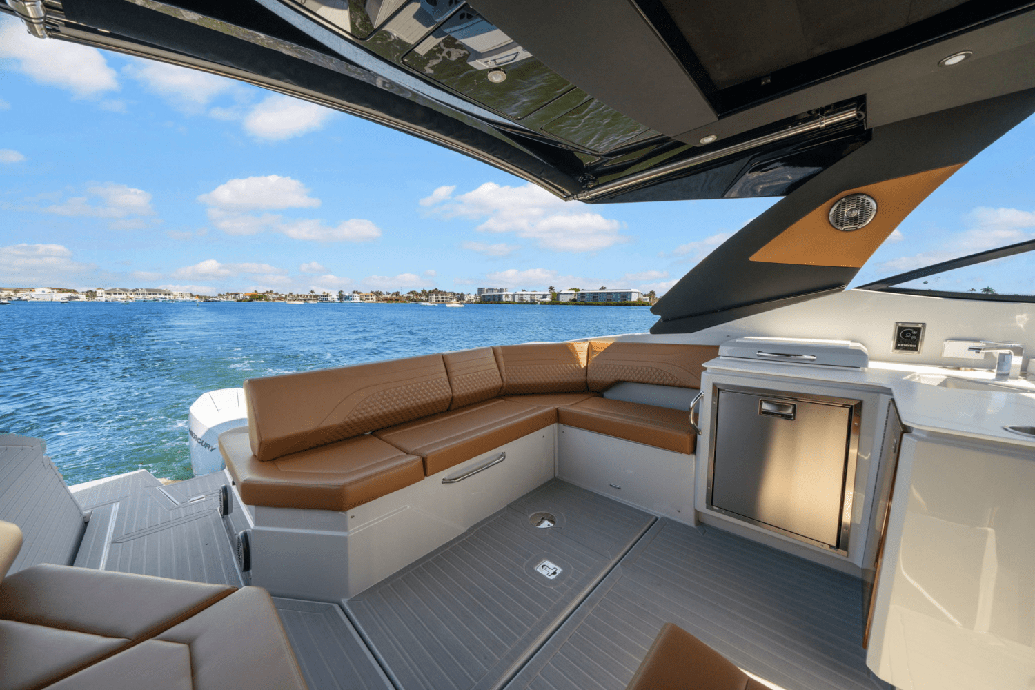 Slide: The Image of Cruisers 38 GLS Outboard 2025 - 30