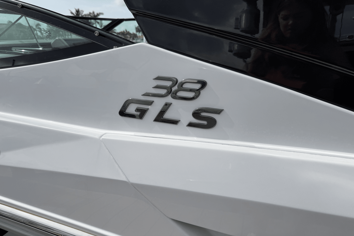 Slide: The Image of Cruisers 38 GLS Outboard 2025 - 42
