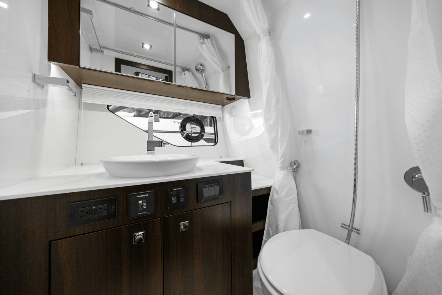 Slide: The Image of Cruisers 38 GLS Outboard 2025 - 59