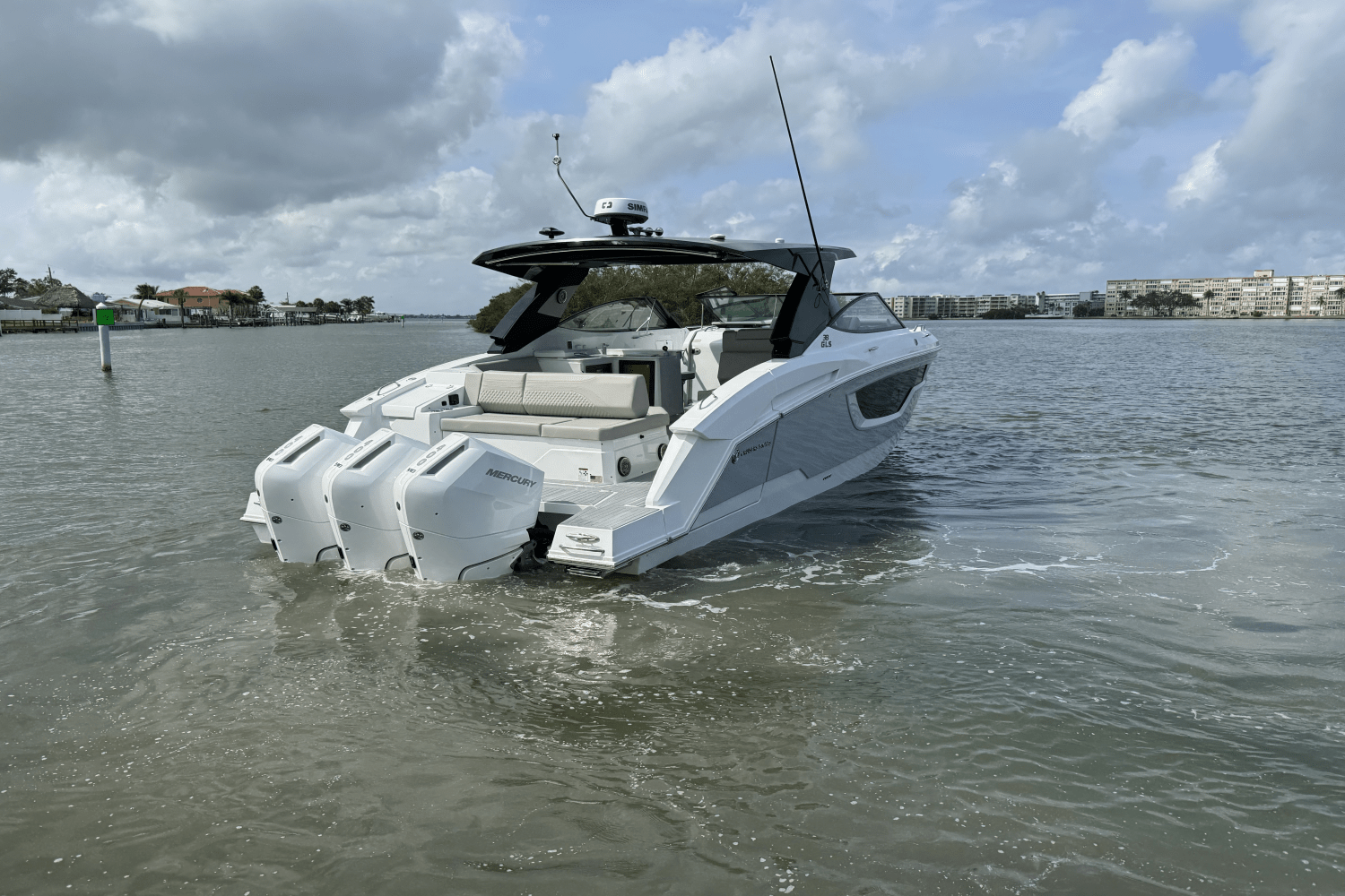 Slide: The Image of Cruisers 38 GLS Outboard 2025 - 6