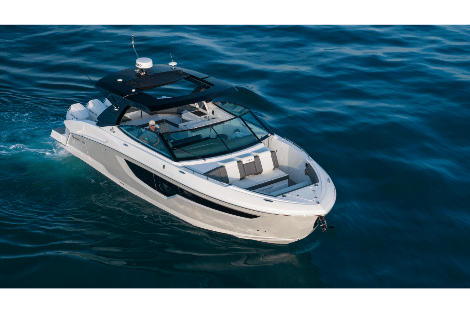 Slide: The Image of Cruisers 38 GLS Outboard 2026 - 11