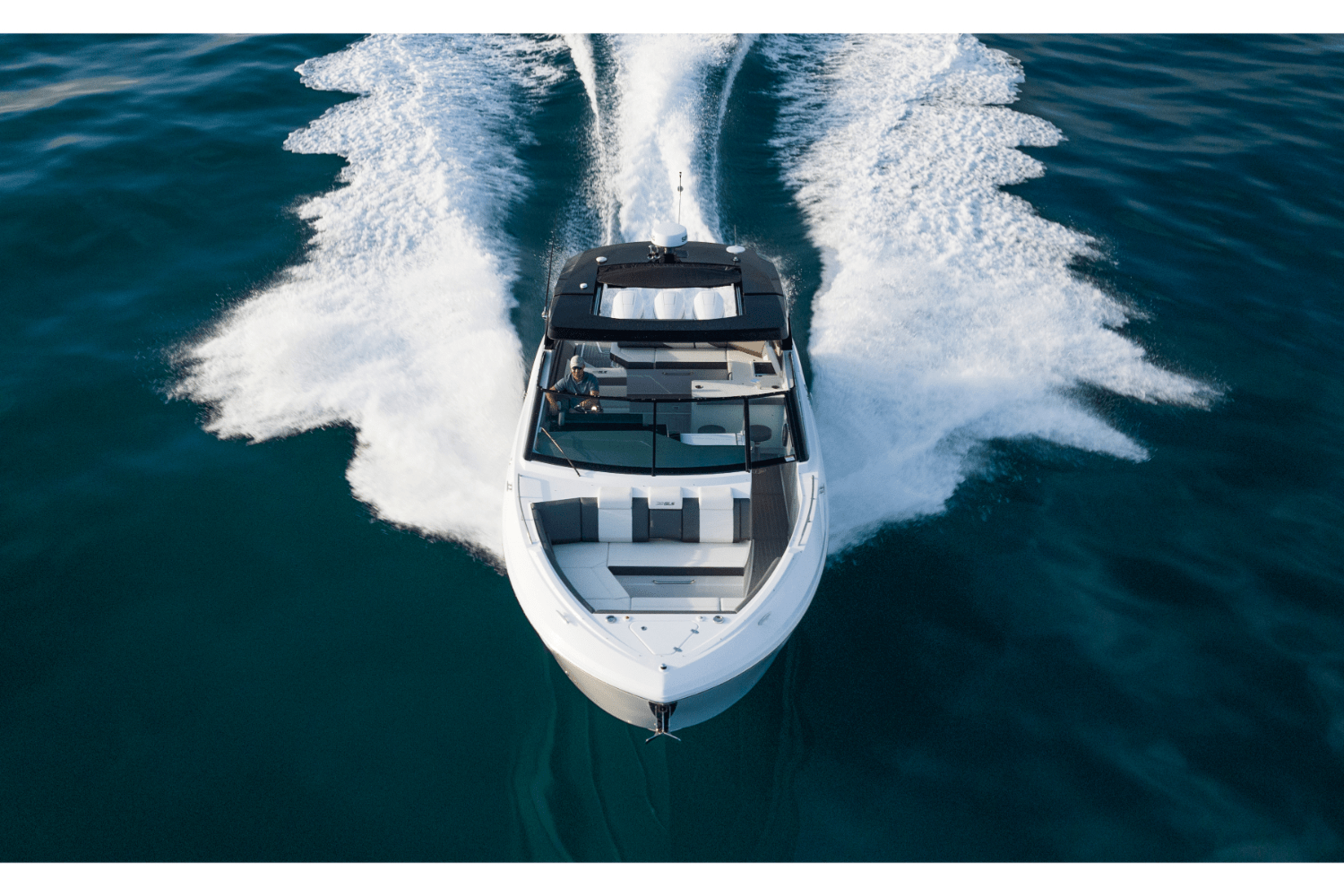 Slide: The Image of Cruisers 38 GLS Outboard 2026 - 20