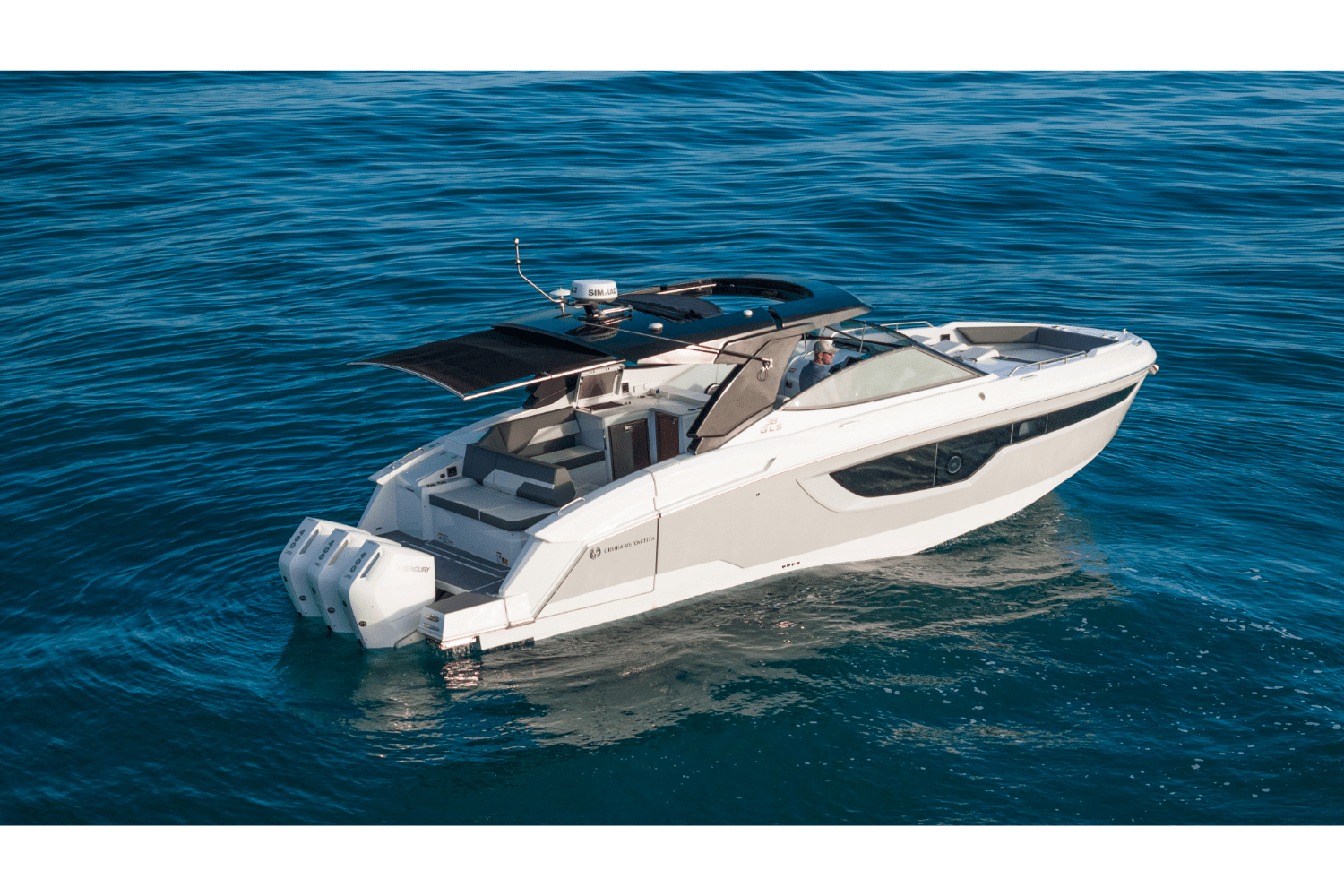 Slide: The Image of Cruisers 38 GLS Outboard 2026 - 25