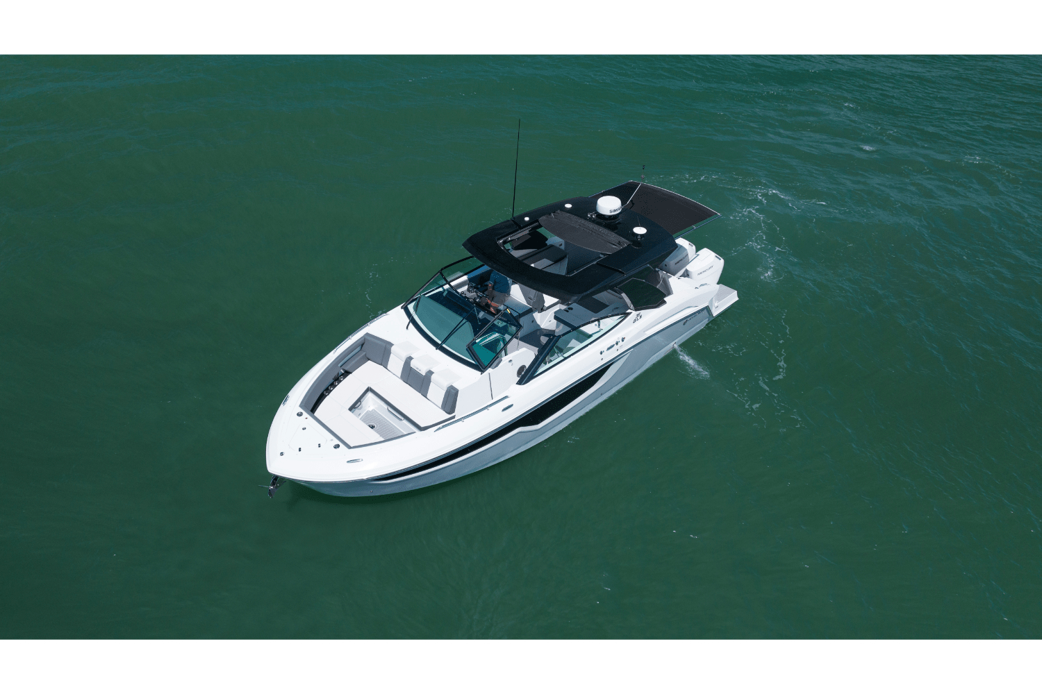 Slide: The Image of Cruisers 38 GLS Outboard 2026 - 28