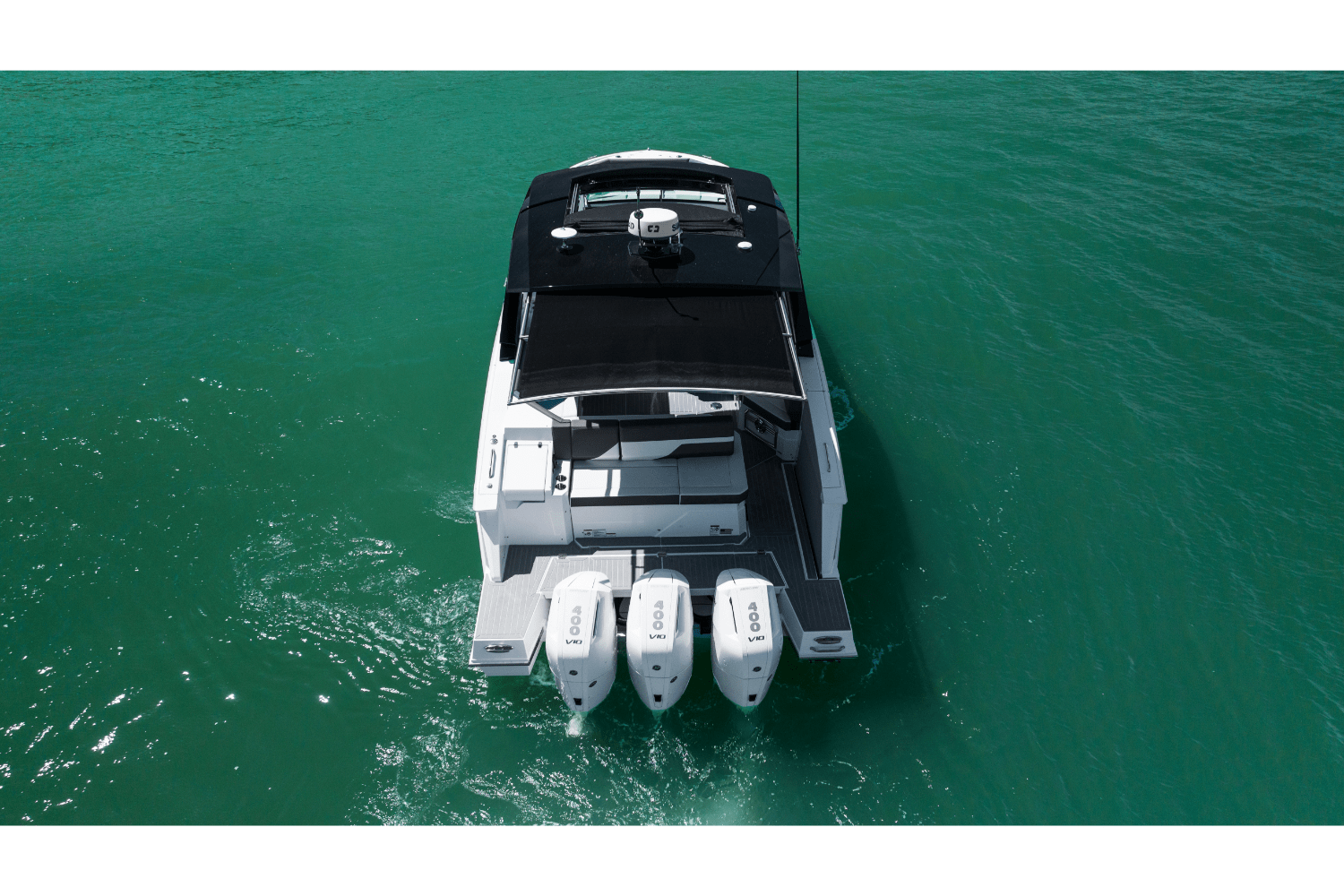 Slide: The Image of Cruisers 38 GLS Outboard 2026 - 33