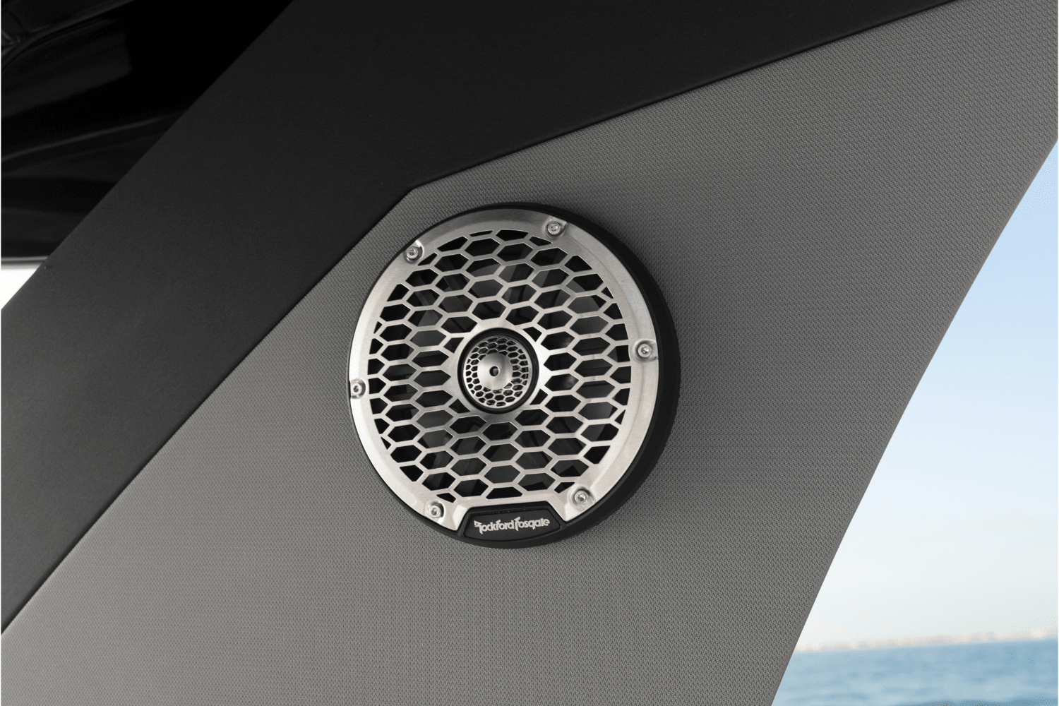 Slide: The Image of Cruisers 38 GLS Outboard 2026 - 40