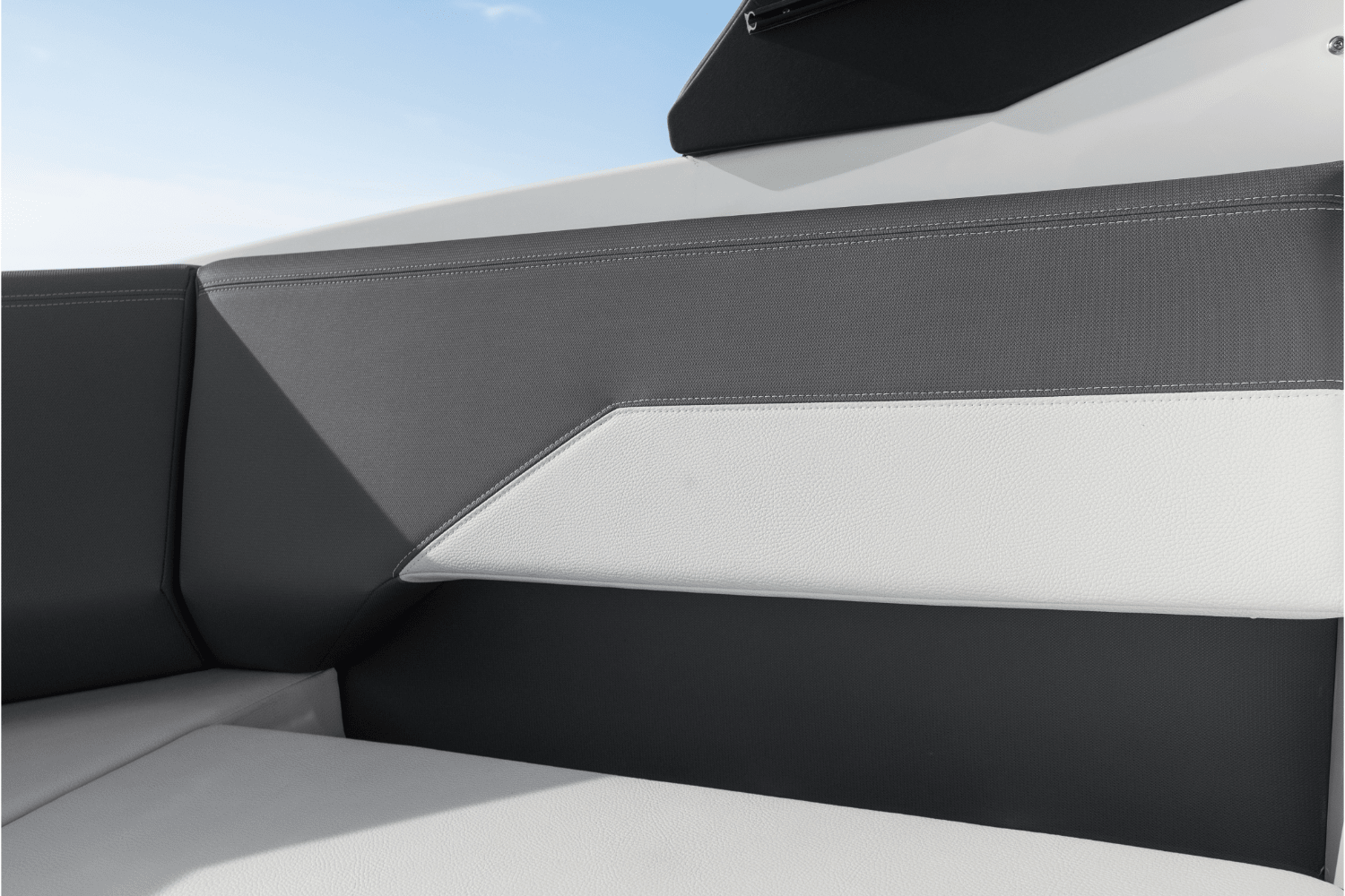 Slide: The Image of Cruisers 38 GLS Outboard 2026 - 44