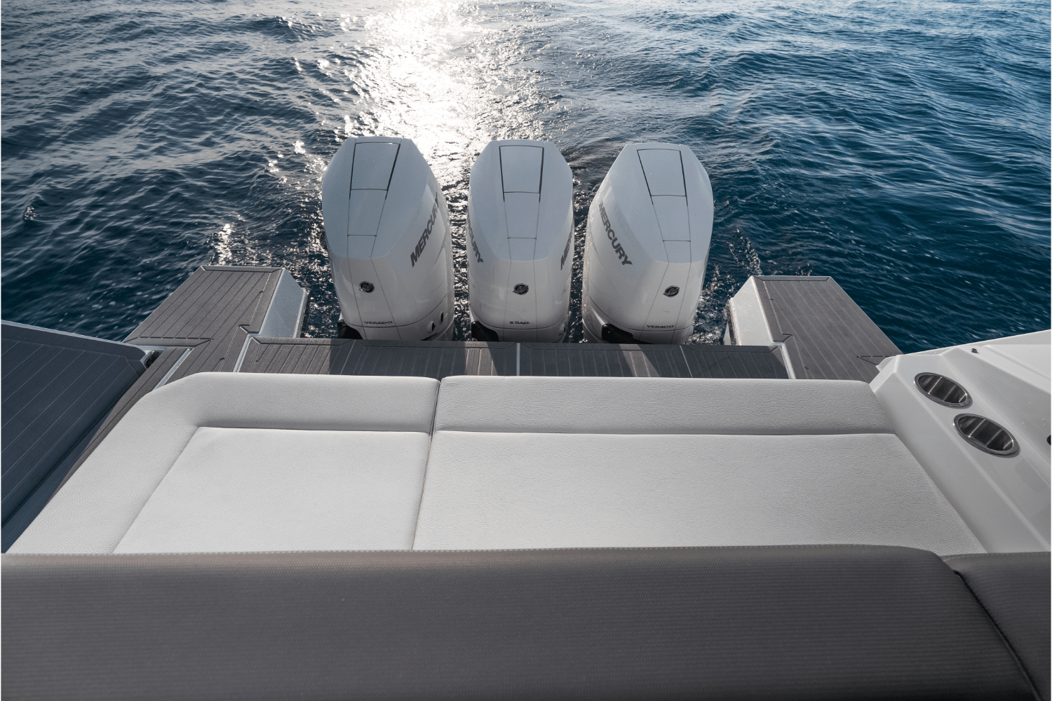 Slide: The Image of Cruisers 38 GLS Outboard 2026 - 53