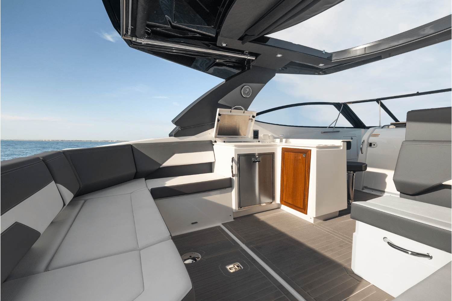 Slide: The Image of Cruisers 38 GLS Outboard 2026 - 60