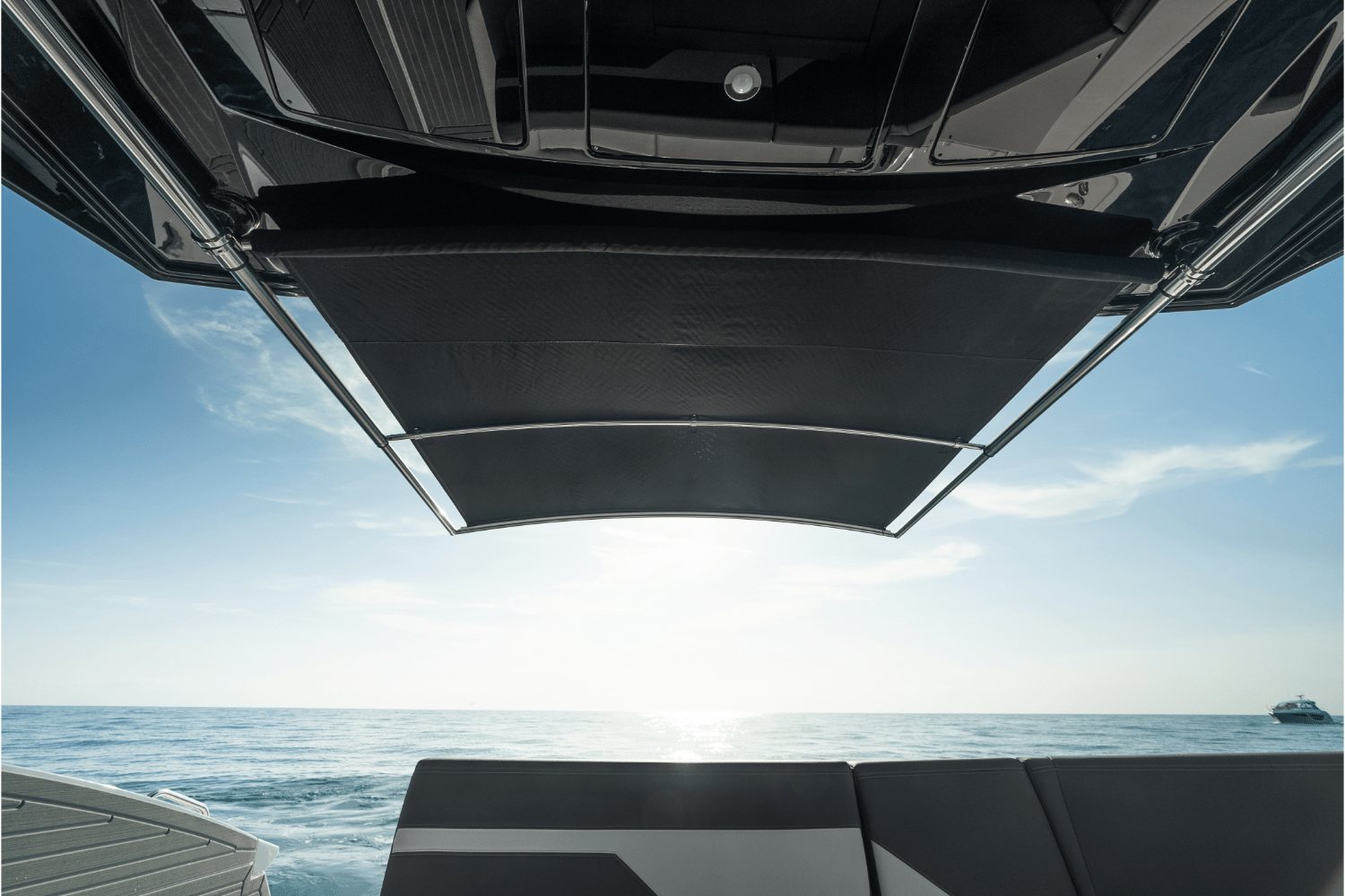 Slide: The Image of Cruisers 38 GLS Outboard 2026 - 64