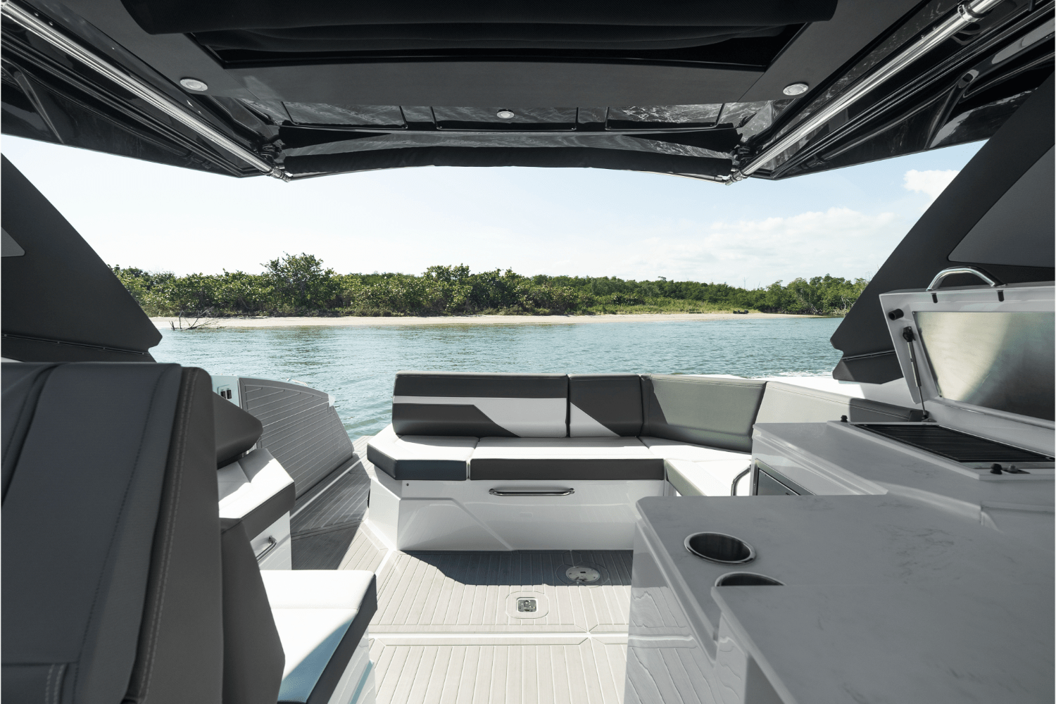 Slide: The Image of Cruisers 38 GLS Outboard 2026 - 65