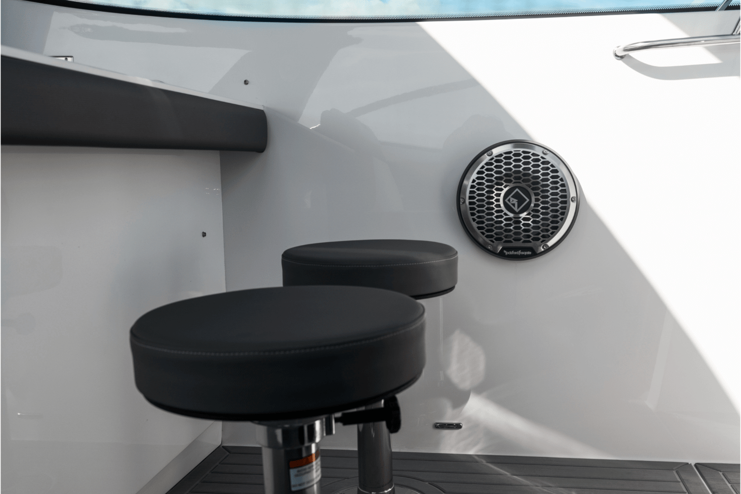 Slide: The Image of Cruisers 38 GLS Outboard 2026 - 67