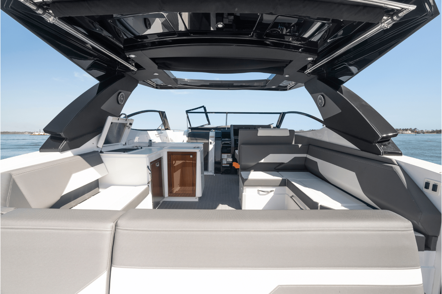 Slide: The Image of Cruisers 38 GLS Outboard 2026 - 69