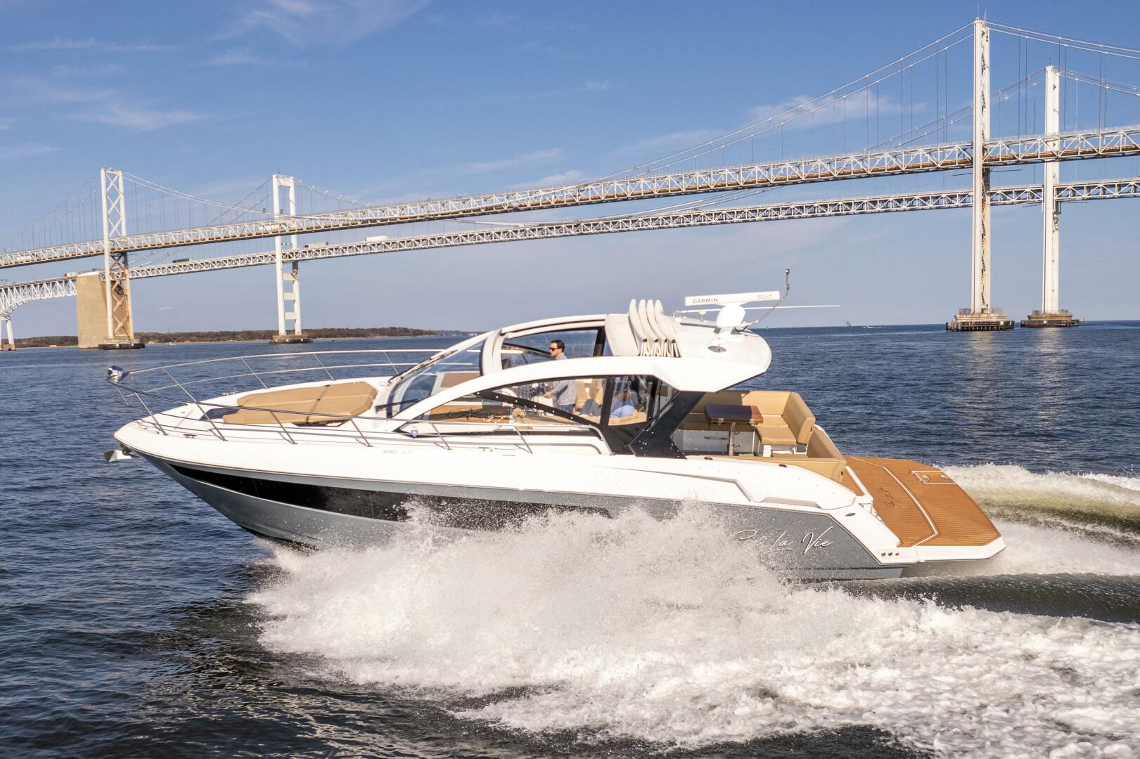 Slide: The Image of Cruisers 390 Express Coupe 2017 - 4792262