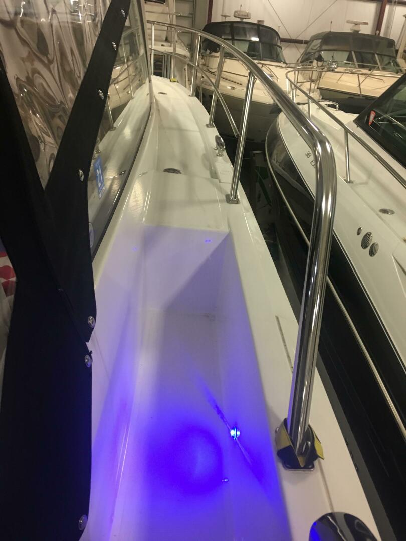 Slide: The Image of Cruisers 390 Express Coupe 2017 - 4436683
